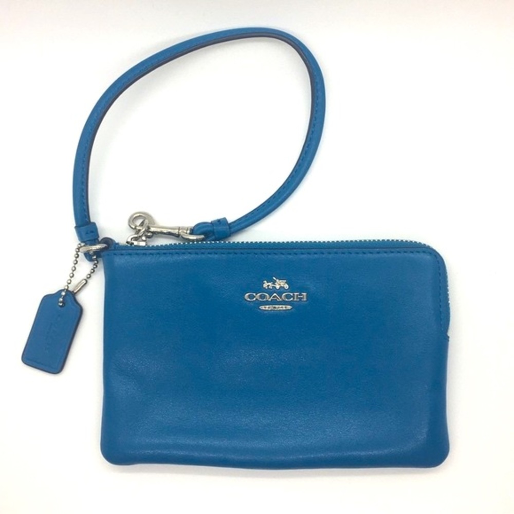 Coach Blue Leather Wristlet. - Picture 3 of 7